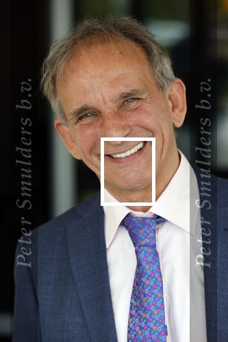 Nijkerk 22 mei 2021
Rene le Blanc overhandigt Johan Vlemmix award voor uitbrengen 175 cd \'s