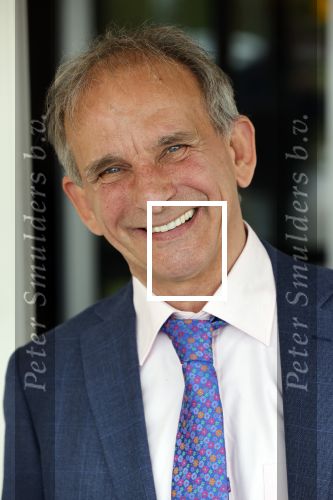 Nijkerk 22 mei 2021
Rene le Blanc overhandigt Johan Vlemmix award voor uitbrengen 175 cd \'s