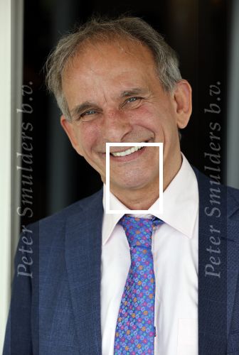 Nijkerk 22 mei 2021
Rene le Blanc overhandigt Johan Vlemmix award voor uitbrengen 175 cd \'s