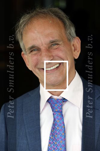 Nijkerk 22 mei 2021
Rene le Blanc overhandigt Johan Vlemmix award voor uitbrengen 175 cd \'s