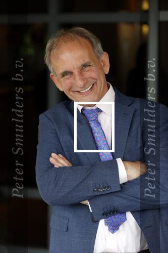 Nijkerk 22 mei 2021
Rene le Blanc overhandigt Johan Vlemmix award voor uitbrengen 175 cd \'s
