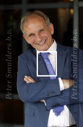 Nijkerk 22 mei 2021
Rene le Blanc overhandigt Johan Vlemmix award voor uitbrengen 175 cd \'s