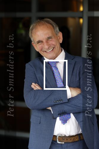 Nijkerk 22 mei 2021
Rene le Blanc overhandigt Johan Vlemmix award voor uitbrengen 175 cd \'s