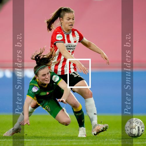 (L-R) *Julia Kagie* of ADO Den Haag Women, *Kayleigh van Dooren* of PSV Women