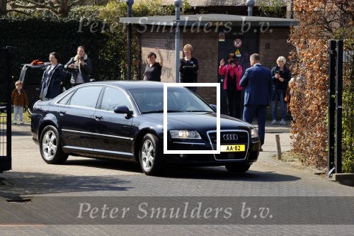 Uden 20 april 2021
Koningin Maxima bezoekt het HQ van CSU . Ze arriveert in haar audi A8