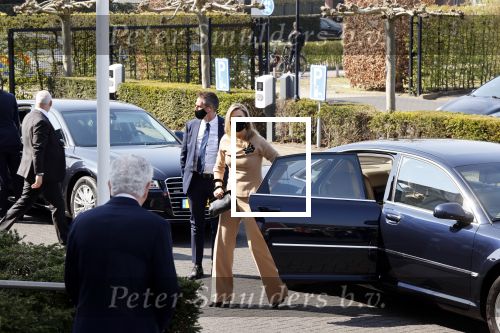 Uden 20 april 2021
Koningin Maxima bezoekt het HQ van CSU . Ze arriveert in haar audi A8