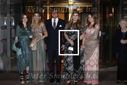 Amsterdam 12 mei 2021
Koning Willem Alexander Koningin Maxima Prinses Beatrix Prinses Amalia Alexia en Ariane bij Carre vanwege de 50e verjaardag van Koningin Maxima