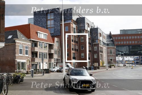 Alkmaar Stompetoren 5 april 2021
Leontine Borsato en Marco Borsato rijden met zijn porsche Taycan naar het huis van zijn moeder Mary om pasen te vieren. De auto van Leontine staat voor het appartement van Marco