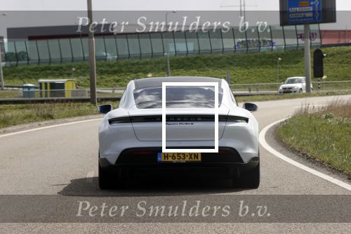 Alkmaar Stompetoren 5 april 2021
Leontine Borsato en Marco Borsato rijden met de porsche Taycan naar het huis van zijn moeder Mary om pasen te vieren