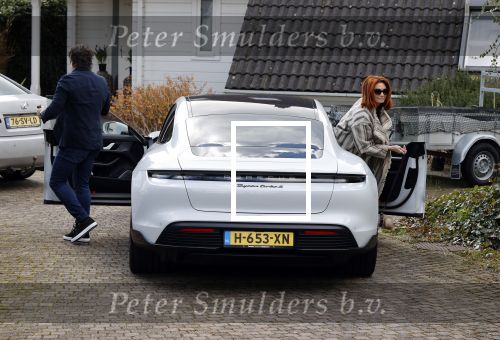 Alkmaar Stompetoren 5 april 2021
Leontine Borsato en Marco Borsato rijden met de porsche Taycan naar het huis van zijn moeder Mary om pasen te vieren