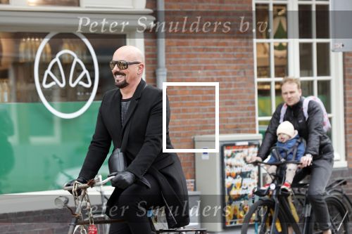 Amsterdam 3 april 2021
Maik de Boer op de fiets in Amsterdam zuid