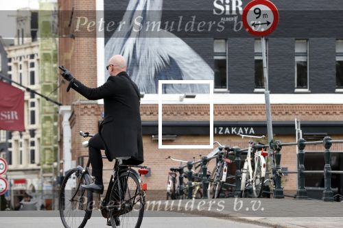 Amsterdam 3 april 2021
Maik de Boer op de fiets in Amsterdam zuid