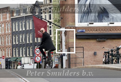 Amsterdam 3 april 2021
Maik de Boer op de fiets in Amsterdam zuid