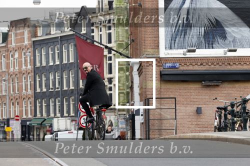 Amsterdam 3 april 2021
Maik de Boer op de fiets in Amsterdam zuid