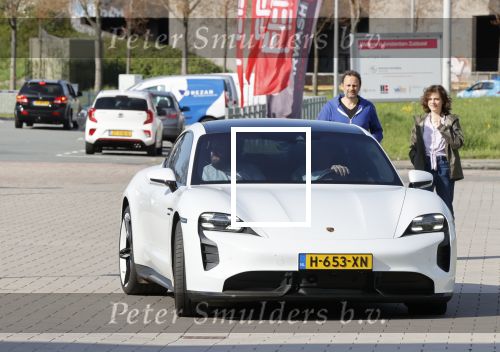 Amsterdam 12 mei 2021
Marco Borsato en Rolf Sanchez arriveren in de porsche Taycan bij Q music