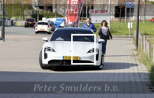 Amsterdam 12 mei 2021
Marco Borsato en Rolf Sanchez arriveren in de porsche Taycan bij Q music