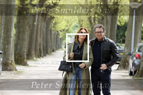 Huizen 15 mei 2021
Marco Borsato en Leontien Borsato vertrekken vanuit Huizen naar de verjaardag van Leco