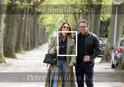 Huizen 15 mei 2021
Marco Borsato en Leontien Borsato vertrekken vanuit Huizen naar de verjaardag van Leco
