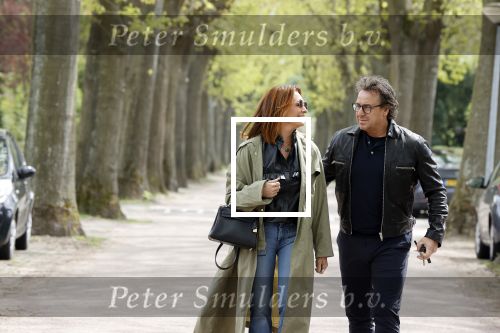 Huizen 15 mei 2021
Marco Borsato en Leontien Borsato vertrekken vanuit Huizen naar de verjaardag van Leco