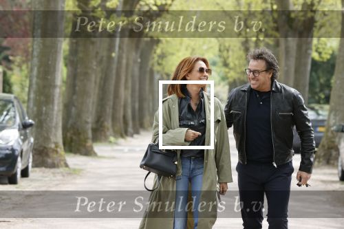 Huizen 15 mei 2021
Marco Borsato en Leontien Borsato vertrekken vanuit Huizen naar de verjaardag van Leco