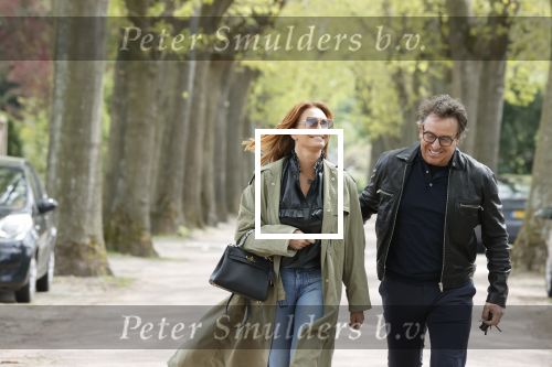 Huizen 15 mei 2021
Marco Borsato en Leontien Borsato vertrekken vanuit Huizen naar de verjaardag van Leco