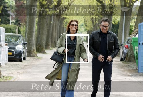Huizen 15 mei 2021
Marco Borsato en Leontien Borsato vertrekken vanuit Huizen naar de verjaardag van Leco