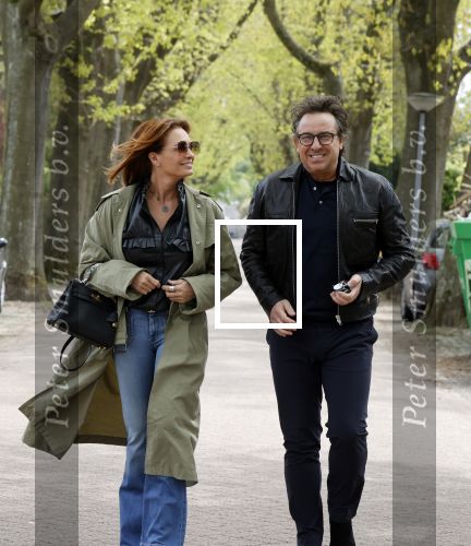 Huizen 15 mei 2021
Marco Borsato en Leontien Borsato vertrekken vanuit Huizen naar de verjaardag van Leco