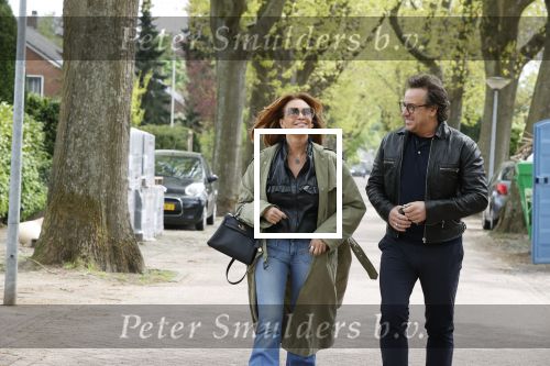 Huizen 15 mei 2021
Marco Borsato en Leontien Borsato vertrekken vanuit Huizen naar de verjaardag van Leco