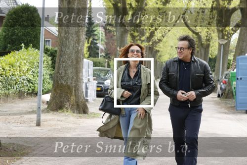 Huizen 15 mei 2021
Marco Borsato en Leontien Borsato vertrekken vanuit Huizen naar de verjaardag van Leco
