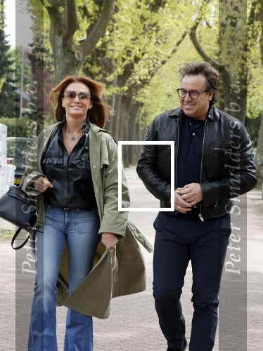 Huizen 15 mei 2021
Marco Borsato en Leontien Borsato vertrekken vanuit Huizen naar de verjaardag van Leco