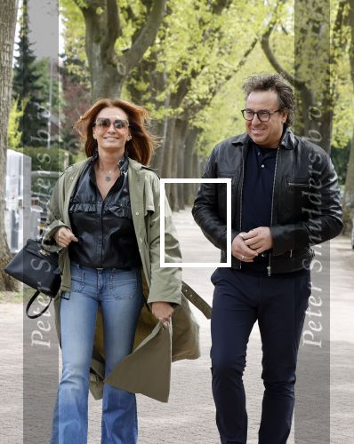 Huizen 15 mei 2021
Marco Borsato en Leontien Borsato vertrekken vanuit Huizen naar de verjaardag van Leco