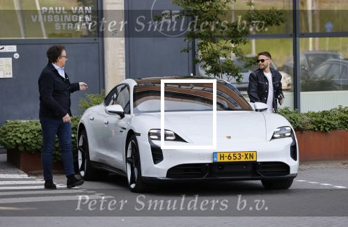 Amsterdam 12 mei 2021
Marco Borsato en Rolf Sanchez arriveren in de porsche Taycan bij Q music