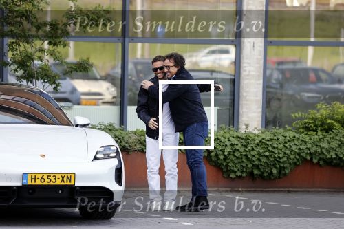 Amsterdam 12 mei 2021
Marco Borsato en Rolf Sanchez arriveren in de porsche Taycan bij Q music