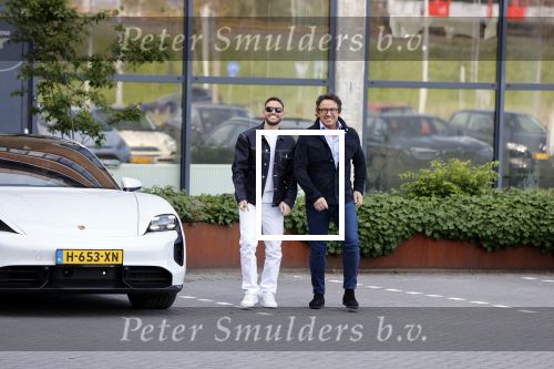 Amsterdam 12 mei 2021
Marco Borsato en Rolf Sanchez arriveren in de porsche Taycan bij Q music