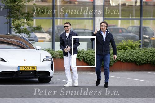 Amsterdam 12 mei 2021
Marco Borsato en Rolf Sanchez arriveren in de porsche Taycan bij Q music