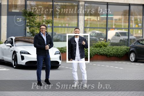 Amsterdam 12 mei 2021
Marco Borsato en Rolf Sanchez arriveren in de porsche Taycan bij Q music