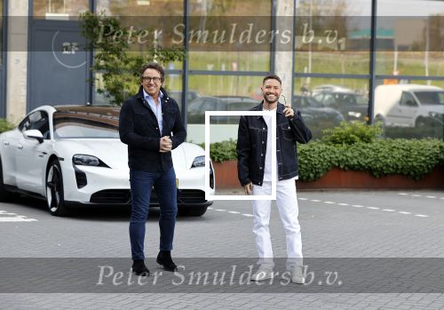 Amsterdam 12 mei 2021
Marco Borsato en Rolf Sanchez arriveren in de porsche Taycan bij Q music