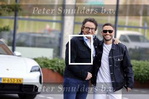 Amsterdam 12 mei 2021
Marco Borsato en Rolf Sanchez arriveren in de porsche Taycan bij Q music