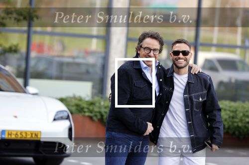 Amsterdam 12 mei 2021
Marco Borsato en Rolf Sanchez arriveren in de porsche Taycan bij Q music