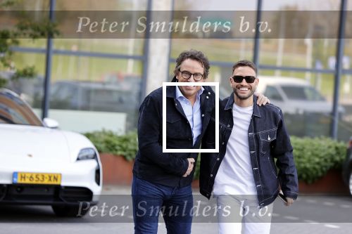 Amsterdam 12 mei 2021
Marco Borsato en Rolf Sanchez arriveren in de porsche Taycan bij Q music
