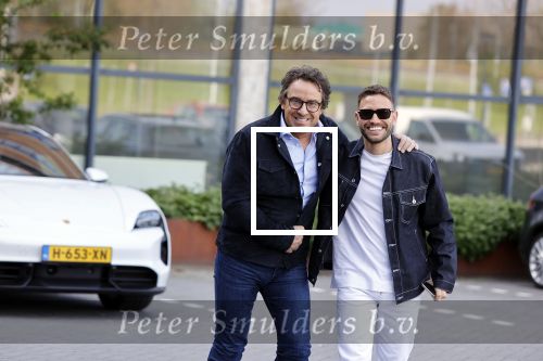 Amsterdam 12 mei 2021
Marco Borsato en Rolf Sanchez arriveren in de porsche Taycan bij Q music