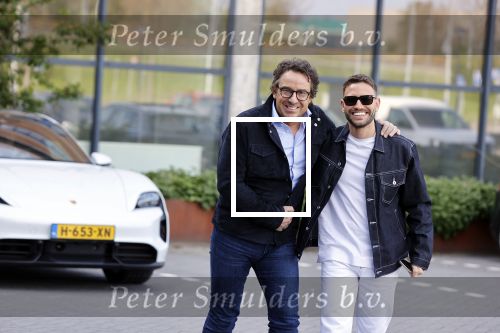 Amsterdam 12 mei 2021
Marco Borsato en Rolf Sanchez arriveren in de porsche Taycan bij Q music