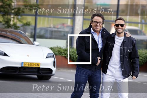 Amsterdam 12 mei 2021
Marco Borsato en Rolf Sanchez arriveren in de porsche Taycan bij Q music