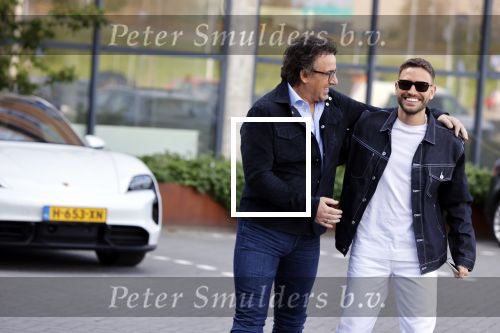Amsterdam 12 mei 2021
Marco Borsato en Rolf Sanchez arriveren in de porsche Taycan bij Q music
