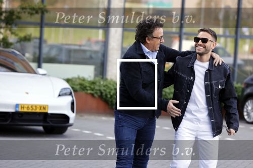 Amsterdam 12 mei 2021
Marco Borsato en Rolf Sanchez arriveren in de porsche Taycan bij Q music