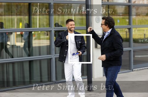 Amsterdam 12 mei 2021
Marco Borsato en Rolf Sanchez arriveren in de porsche Taycan bij Q music