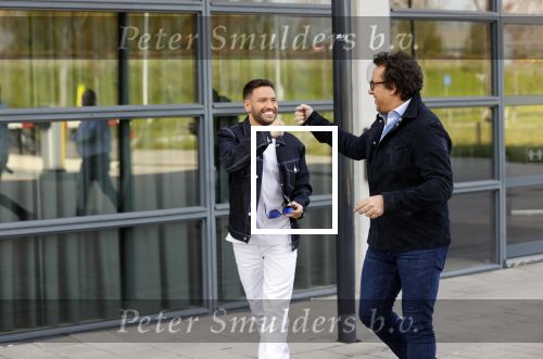 Amsterdam 12 mei 2021
Marco Borsato en Rolf Sanchez arriveren in de porsche Taycan bij Q music