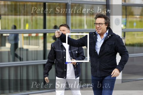 Amsterdam 12 mei 2021
Marco Borsato en Rolf Sanchez arriveren in de porsche Taycan bij Q music