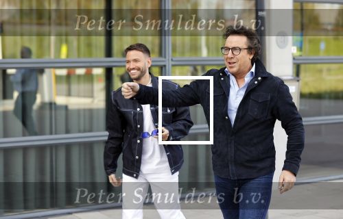 Amsterdam 12 mei 2021
Marco Borsato en Rolf Sanchez arriveren in de porsche Taycan bij Q music