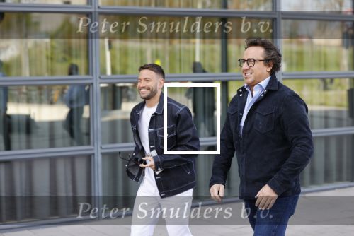 Amsterdam 12 mei 2021
Marco Borsato en Rolf Sanchez arriveren in de porsche Taycan bij Q music